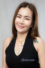 Rachanee, 223058, Bangkok, Thailand, Asian women, Age: 42, Singing, movies, High School, Massage Therapist, Badminton, volleyball, Buddhism
